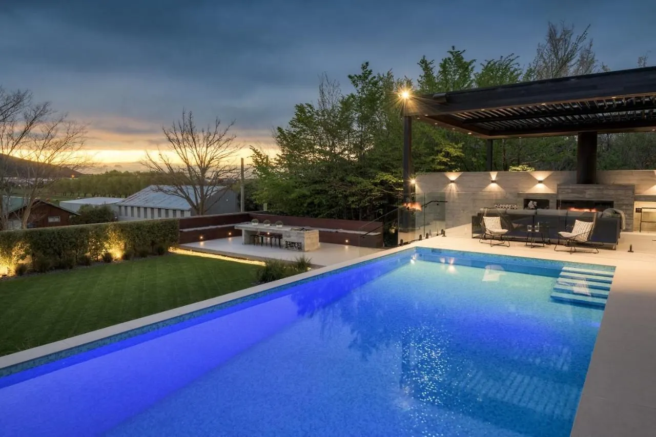 Bridle Path Retreat - Christchurch Holiday Homes contacts