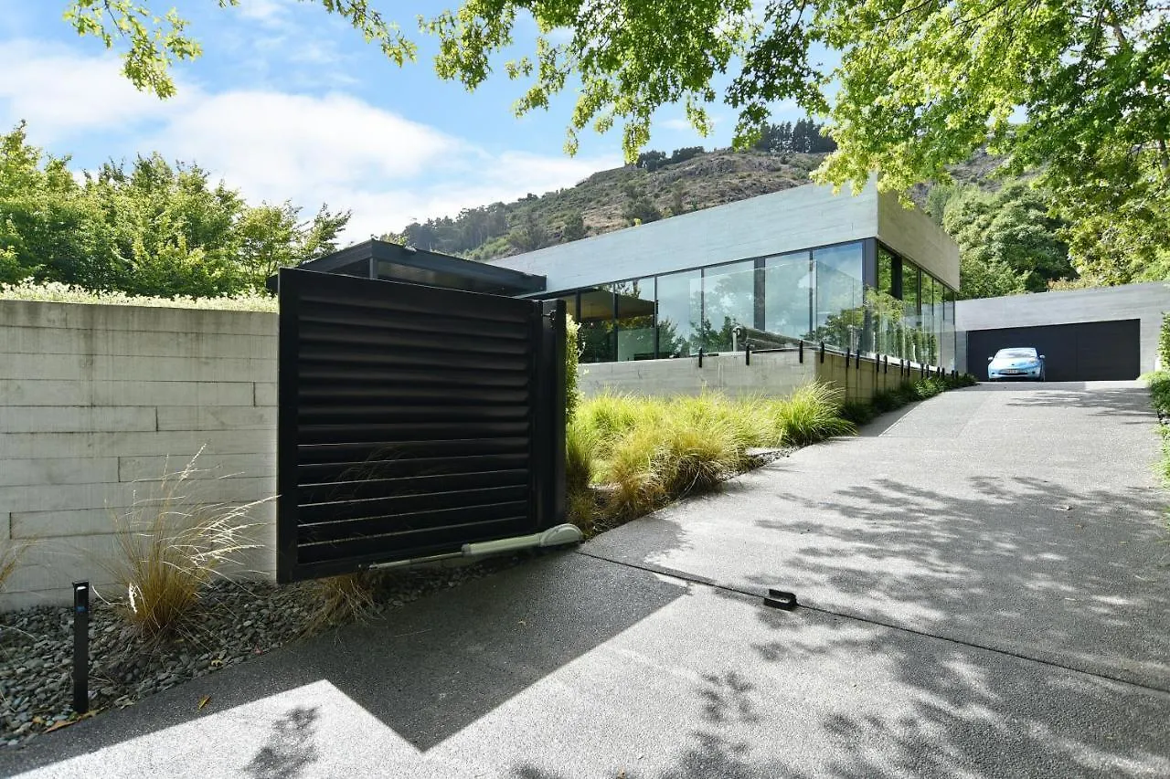 Bridle Path Retreat - Christchurch Holiday Homes