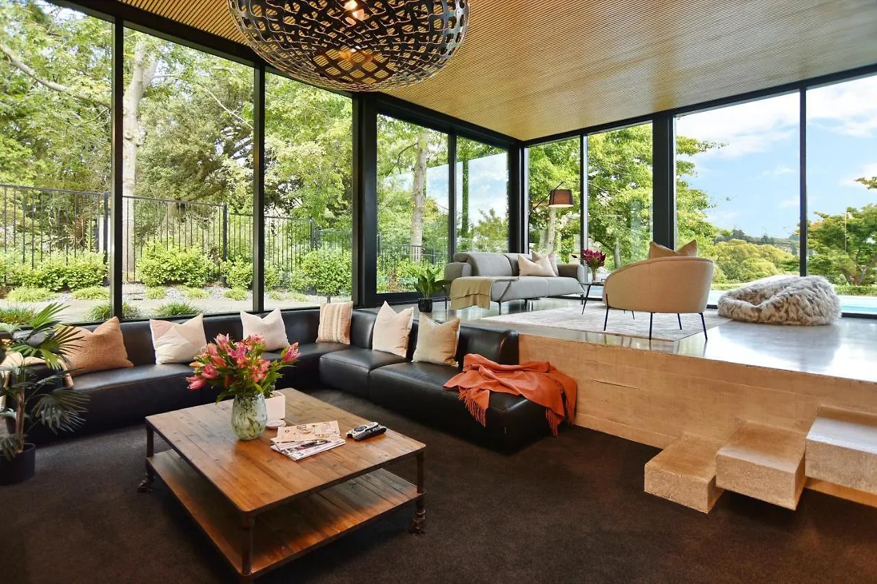 Bridle Path Retreat - Christchurch Holiday Homes